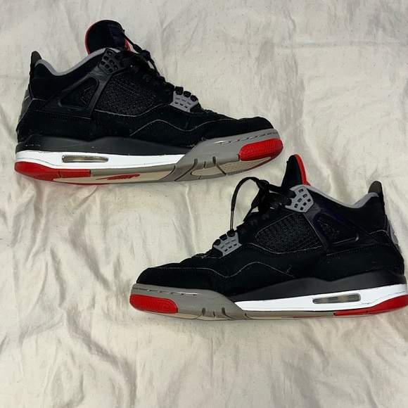 Air Jordan 4 Bred 2019 - Picture 4 of 16